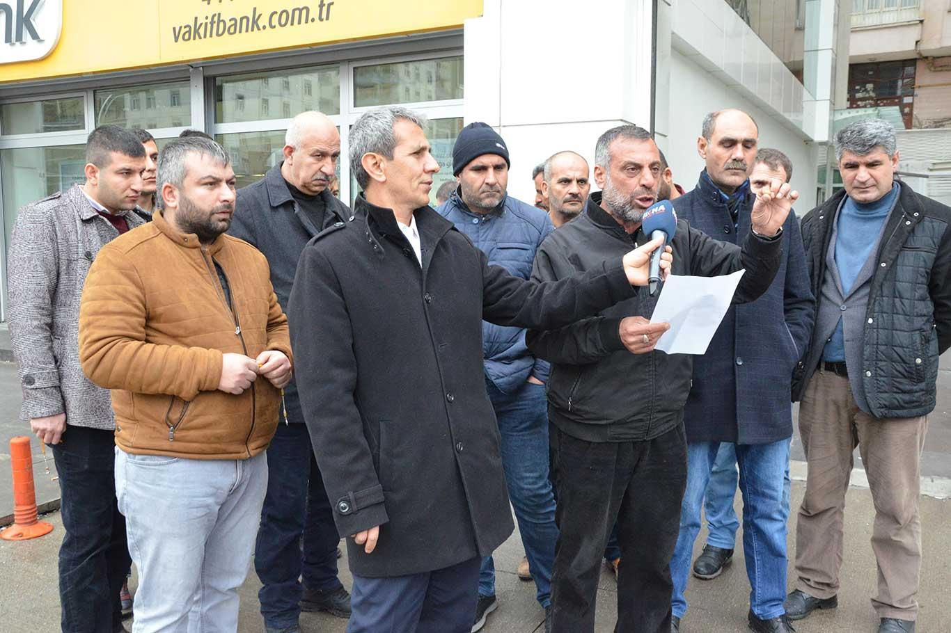 İnşaat şirketi mağduru ailelerin, tamamlanmayan daireleri bankanın kıskacı altında İnşaat şirketi mağduru ailelerin, tamamlanmayan daireleri bankanın kıskacı altında
